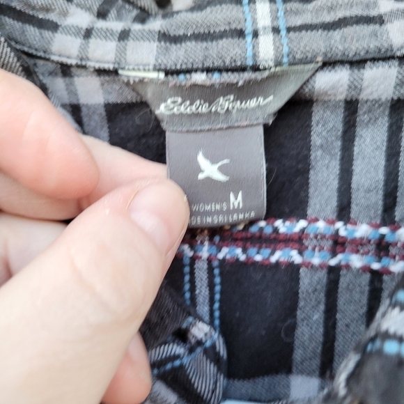 Eddie Bauer Button Down Top - Picture 3 of 4